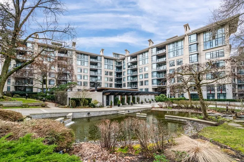 501 4759 VALLEY DRIVE - photo 1 of 25