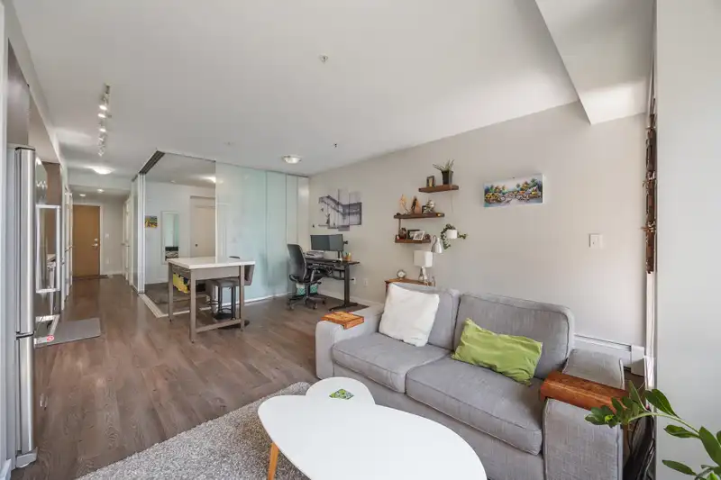 619 384 E 1ST AVENUE - photo 4 of 36