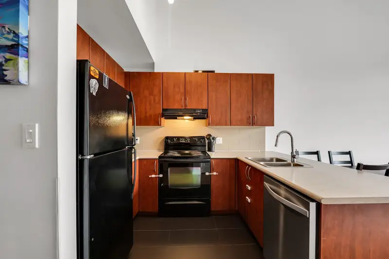 406 40437 TANTALUS ROAD - photo 2 of 20