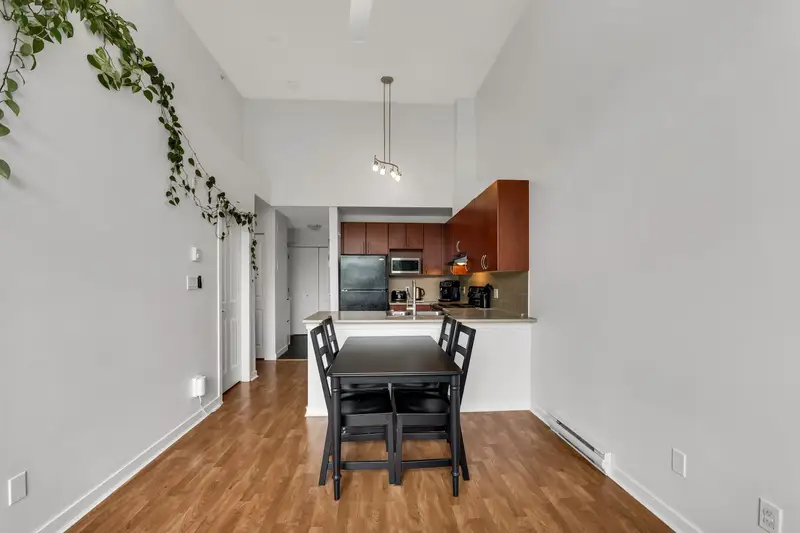 406 40437 TANTALUS ROAD - photo 4 of 20