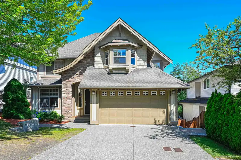 148 MAPLE DRIVE - photo 1 of 40