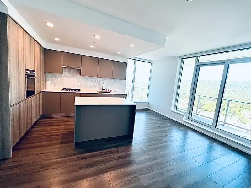 2510 3833 EVERGREEN PLACE - photo 2 of 11