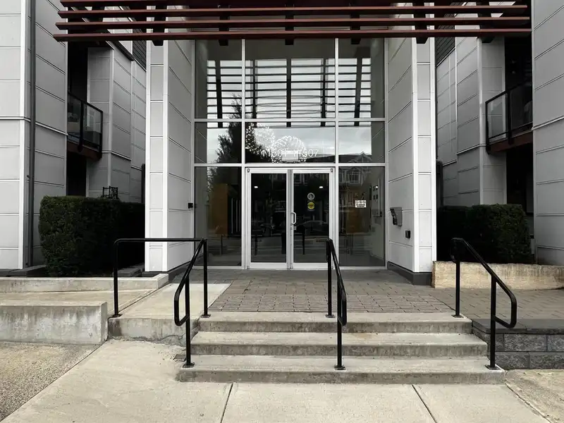 113 11501 84 AVENUE - photo 1 of 31