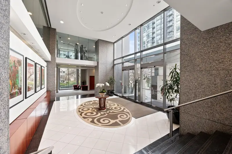 3104 1200 W GEORGIA STREET - photo 2 of 25