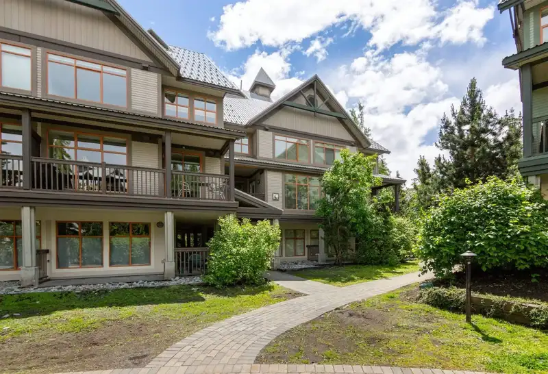 18 4355 NORTHLANDS BOULEVARD - photo 1 of 15