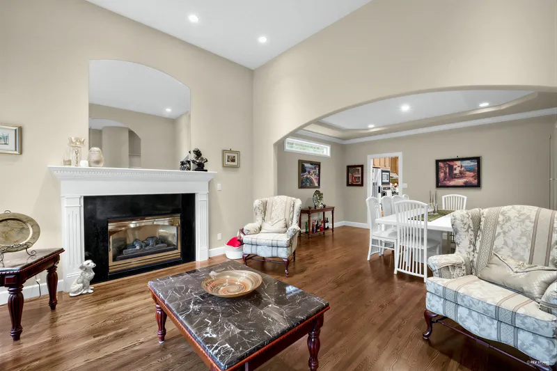 2244 EDGEMONT BOULEVARD - photo 3 of 25