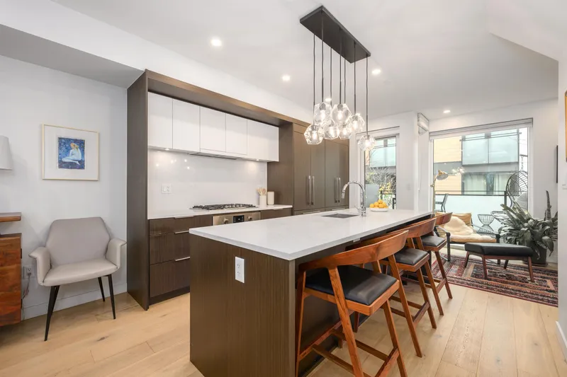 206 649 E 3RD STREET - photo 2 of 25