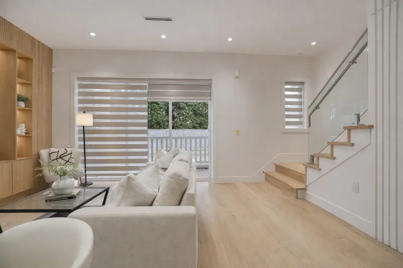 2 3110 W 42ND AVENUE - photo 2 of 20