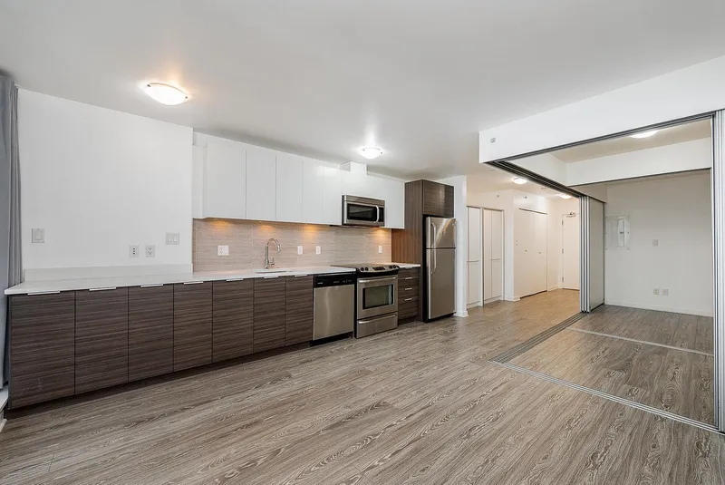 1206 13303 CENTRAL AVENUE - photo 4 of 15