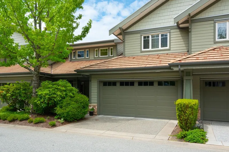 9 BEACH DRIVE - photo 1 of 25