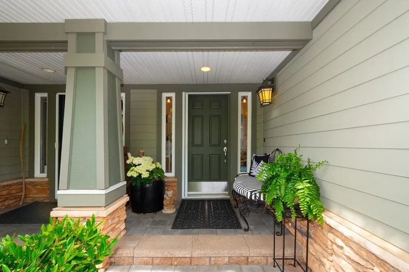 9 BEACH DRIVE - photo 2 of 25