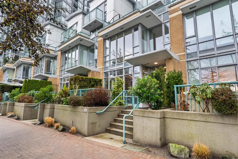 1053 MARINASIDE CRESCENT - photo 3 of 25