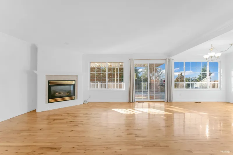 8063 WILTSHIRE BOULEVARD - photo 3 of 19