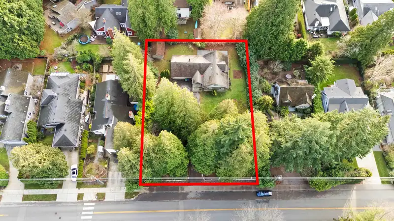 12686 20 AVENUE - photo 3 of 23