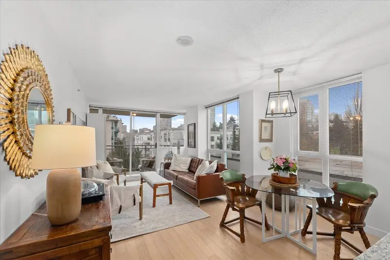 708 188 E ESPLANADE - photo 1 of 25