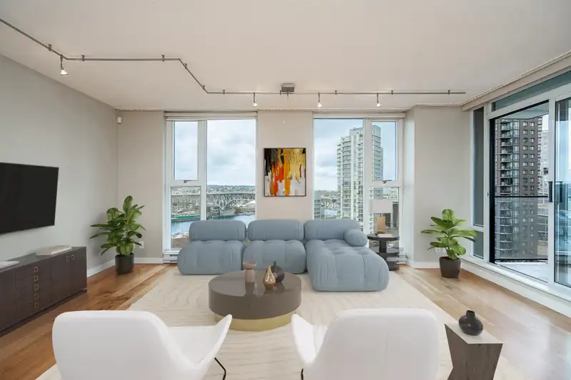 1606 455 BEACH CRESCENT - photo 4 of 36