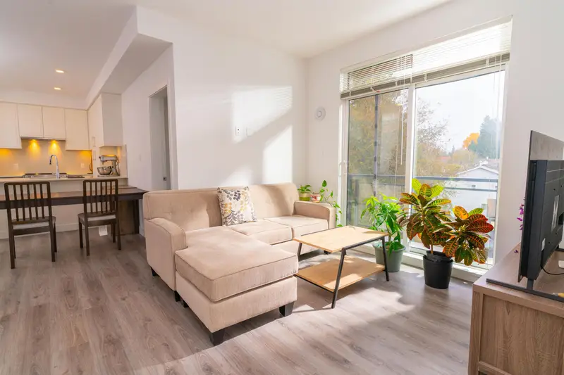 505 700 CLARKE ROAD - photo 2 of 18