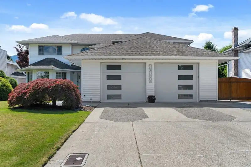 46250 ROY AVENUE - photo 2 of 40