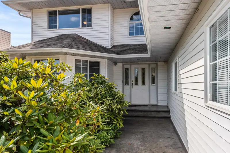 46250 ROY AVENUE - photo 4 of 40