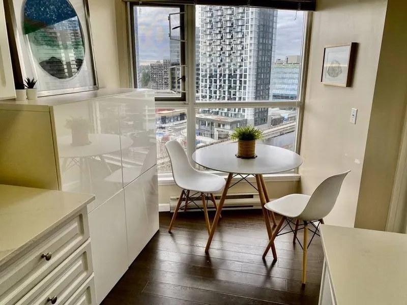 1408 9830 WHALLEY BOULEVARD - photo 2 of 9