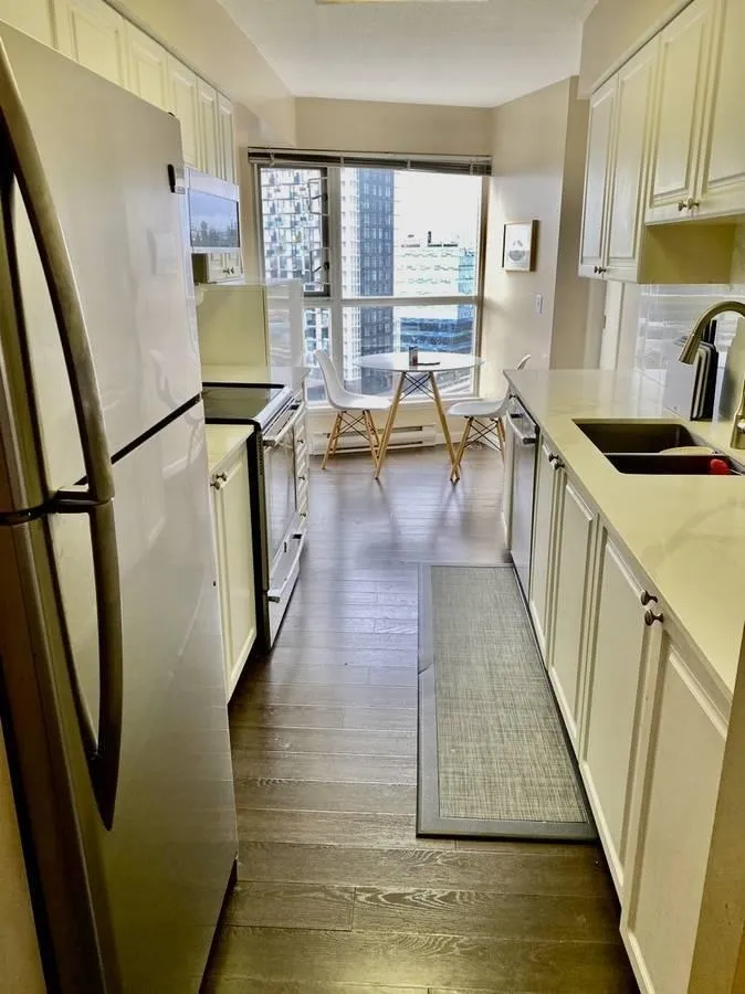 1408 9830 WHALLEY BOULEVARD - photo 4 of 9