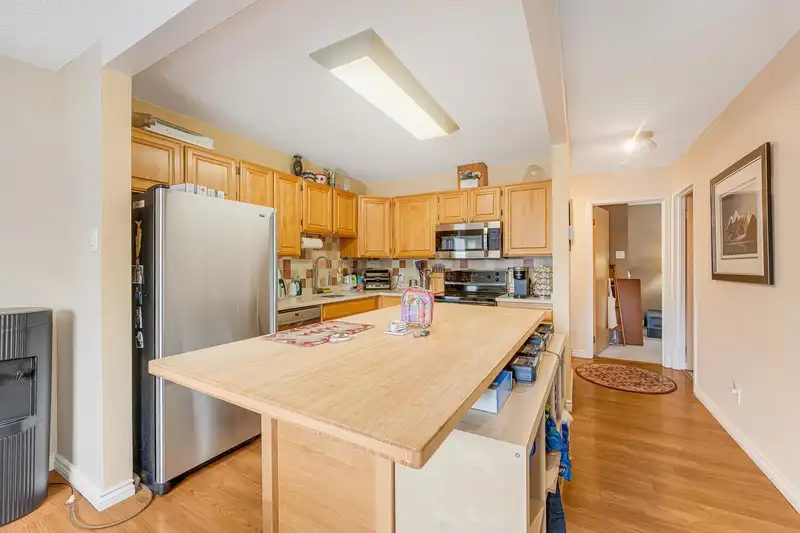 202 550 EIGHTH STREET - photo 2 of 21
