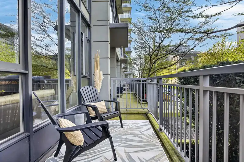 112 W 1ST AVENUE - photo 1 of 40