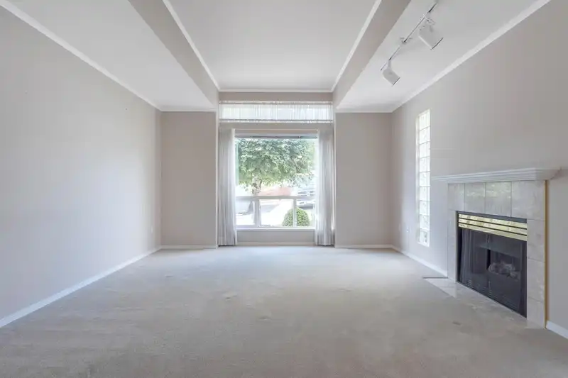 17 3902 LATIMER STREET - photo 4 of 40