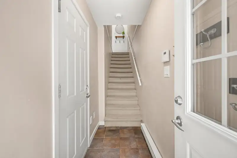 75 18701 66 AVENUE - photo 4 of 40