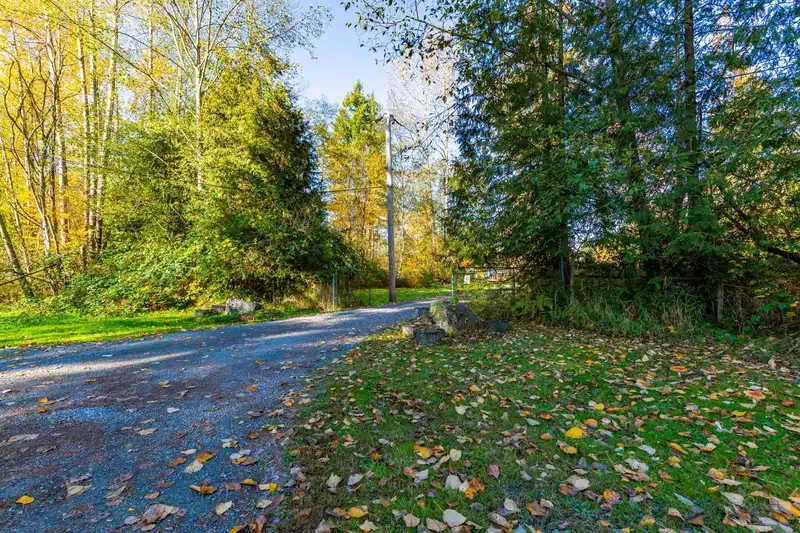 25339 76 AVENUE - photo 4 of 40