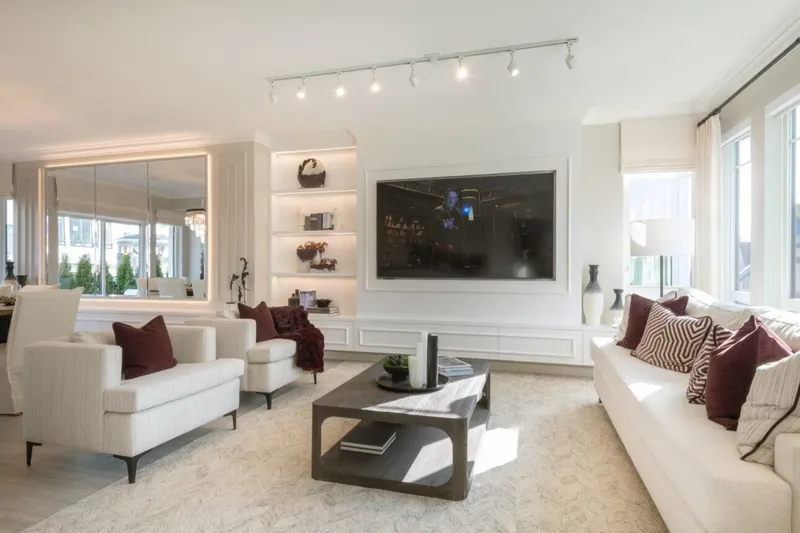 188 1330 WELLON STREET - photo 1 of 9