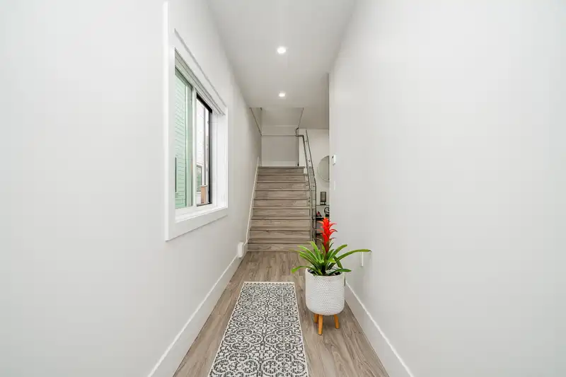 11120 84 AVENUE - photo 4 of 34