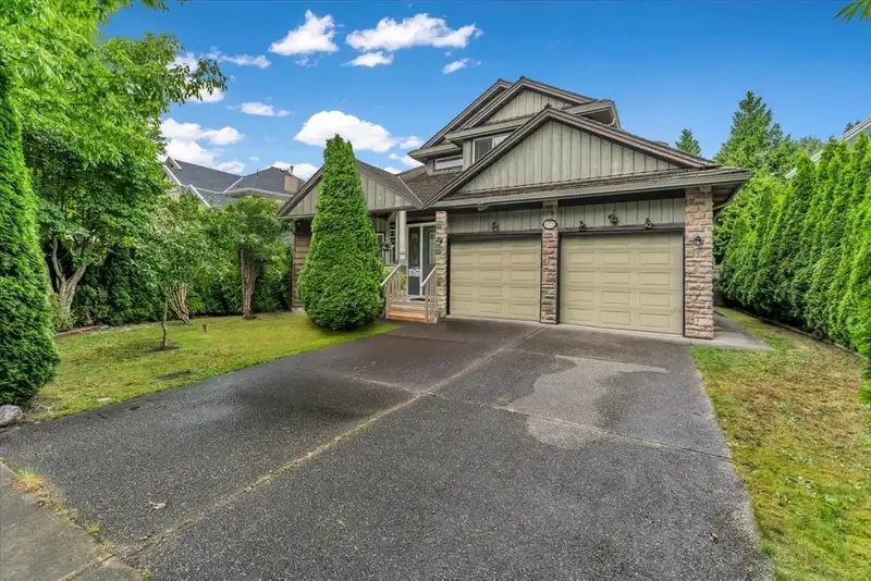 12771 24 AVENUE - photo 1 of 40