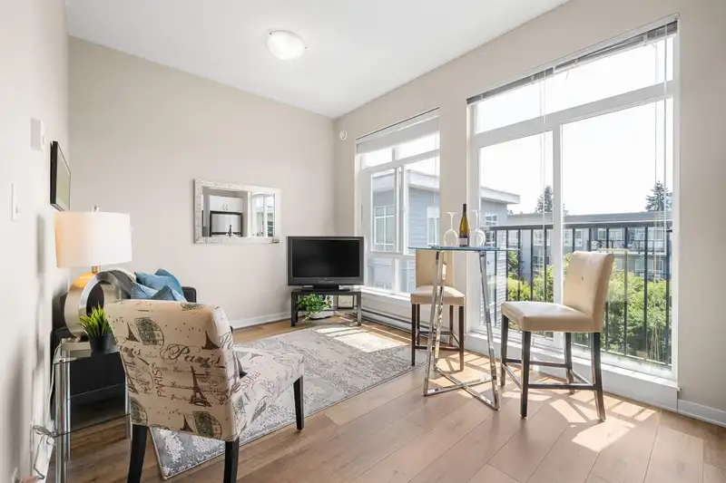 513 13728 108 AVENUE - photo 1 of 18