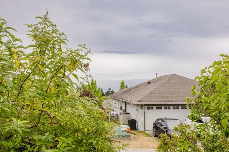 5687 EMILY WAY - photo 2 of 30