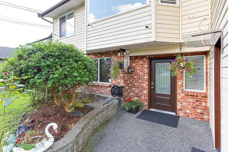 13134 98A AVENUE - photo 3 of 40