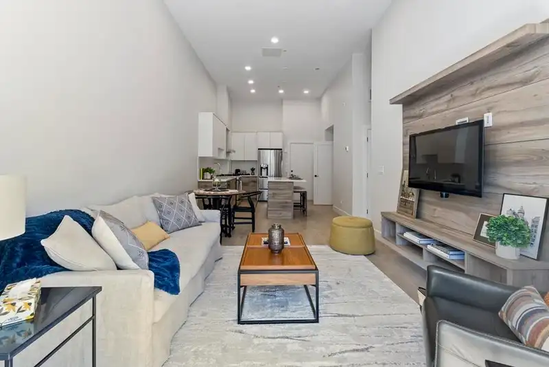 102 14818 60 AVENUE - photo 4 of 24