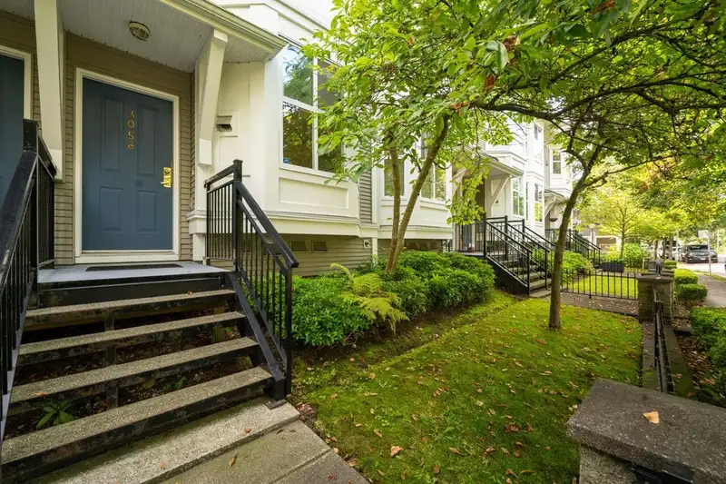 3058 E KENT AVENUE SOUTH - photo 1 of 31