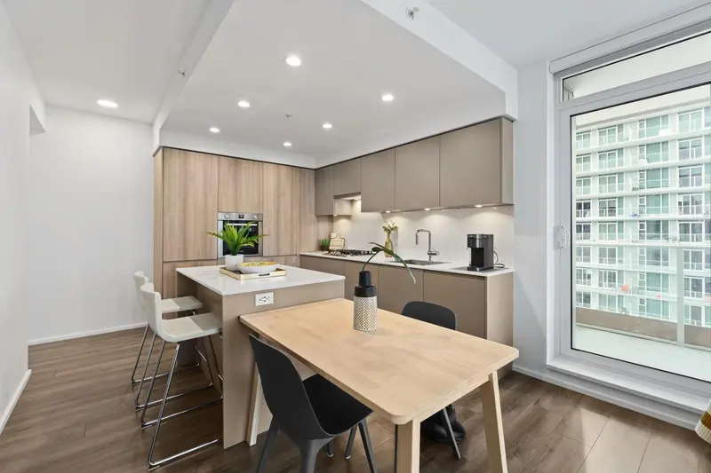 2801 3833 EVERGREEN PLACE - photo 4 of 25