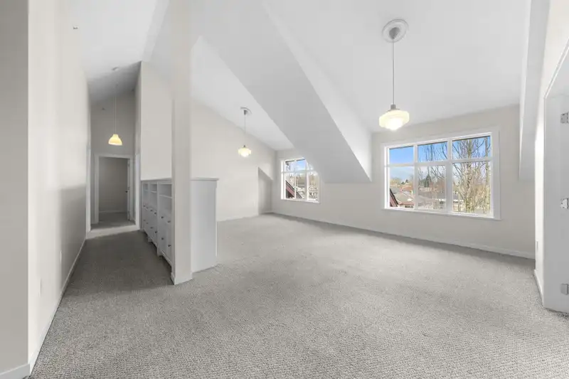 401 4272 ALBERT STREET - photo 4 of 28