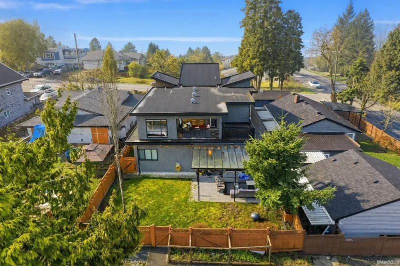 11082 131A STREET - photo 4 of 25