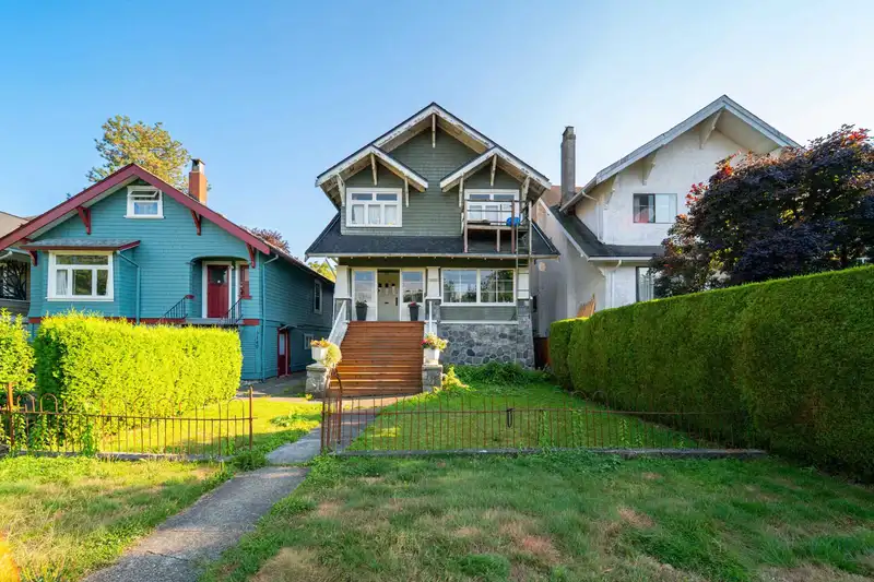 3144 W 7TH AVENUE - photo 2 of 3