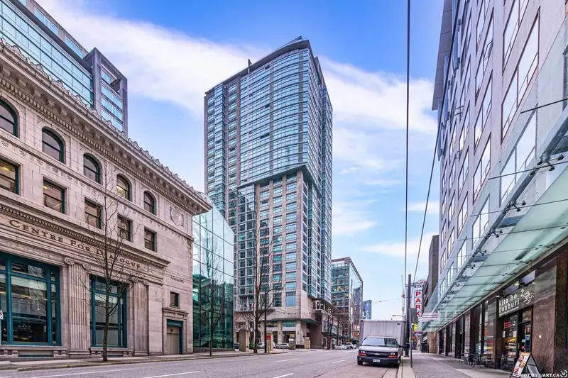 810 438 SEYMOUR STREET - photo 1 of 24