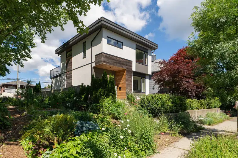 5325 CHESTER STREET - photo 2 of 39