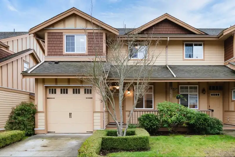 3 811 NORTH ROAD - photo 1 of 40
