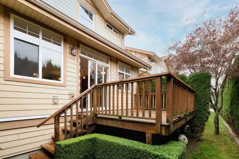 3 811 NORTH ROAD - photo 3 of 40