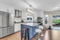 7827 167A STREET - thumbnail 4