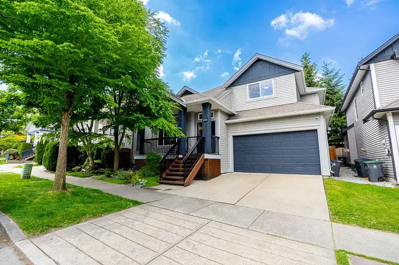 6125 150A STREET - photo 1 of 34