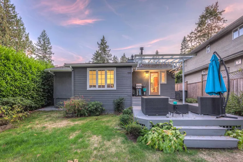 6431 ROSEBERY AVENUE - photo 3 of 22