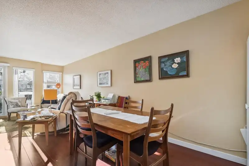 319 1850 E SOUTHMERE CRESCENT - photo 4 of 28